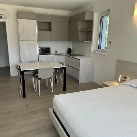 Le Vele And * Domaso