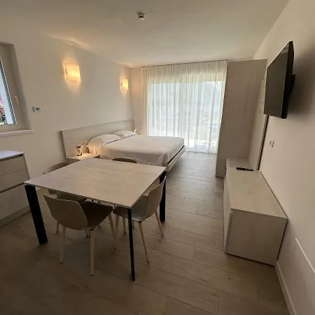 Le Vele And Hotel Domaso